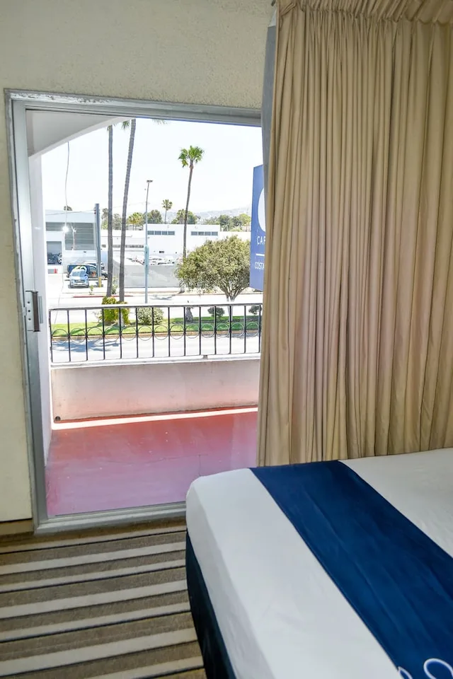 غرفة قياسية بسريرين مزدوجين بإطلالة على المدينة، Hotel Costa Ensenada 6/7