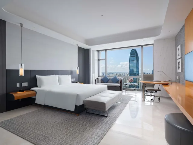 Luxury, King Bed, Bay View, Sofitel Haikou Hotel 2/5