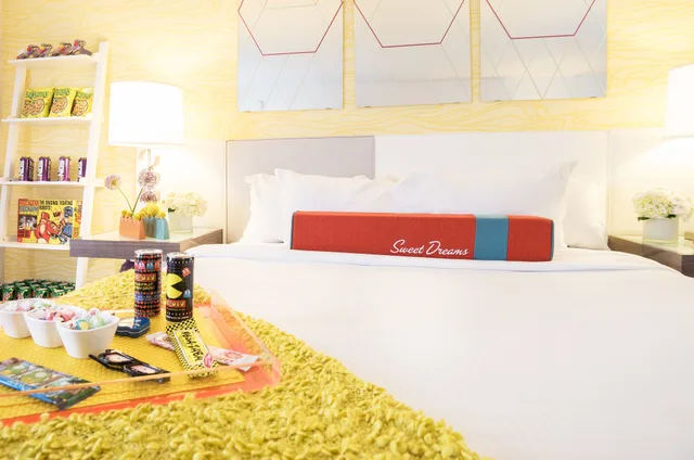 Fun and Games, King Bed، The Curtis Denver a DoubleTree by Hilton Hotel 5/7