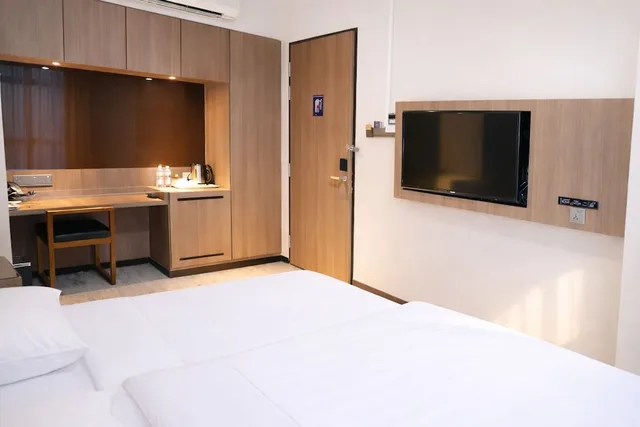 غرفة ديلوكس عائلية بسرير كوين وسرير فردي، Amrise Hotel Kitchener 3/5