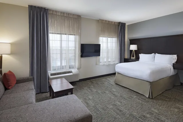 جناح بغرفة نوم واحدة بمطبخ لذوي الإعاقة، Staybridge Suites Austin Northwest 1/3