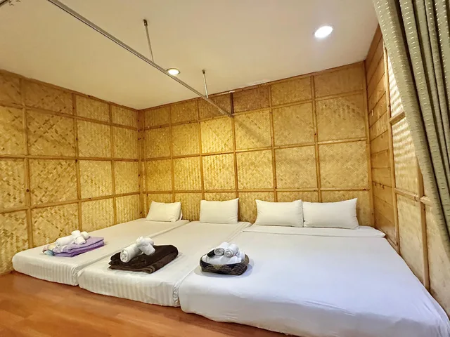 غرفة عائلية بسرير مزدوج وسريرين منفصلين، MONTRI RESORT DONMUANG BANGKOK 1/1