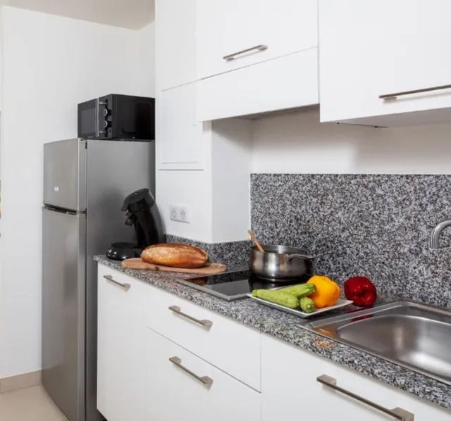 1 Bedroom, Apartment, Twin Beds, Pool Side, Sofa, Balcony، Residence Marina Bianca 7/8
