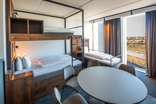 Family, 4 Bunk Beds, Xxl, Comfort Hotel Copenhagen Airport 7/10