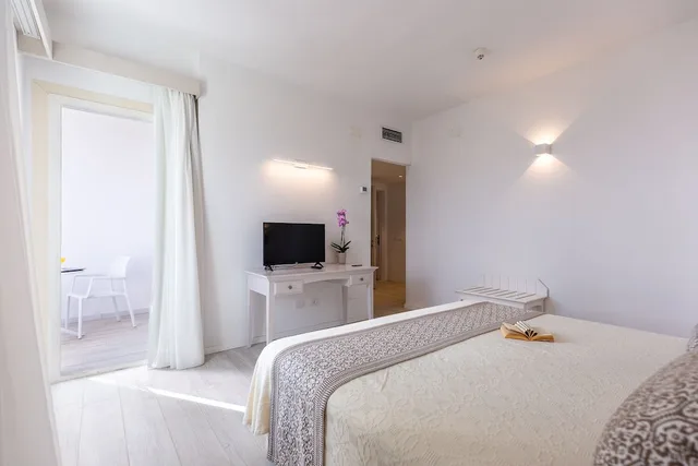 Suite, Single Bed, Sea View, Flamingo Hotel 1/10