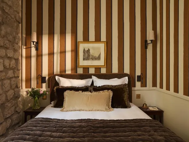 غرفة قياسية، Hotel des Orfevres 1/1