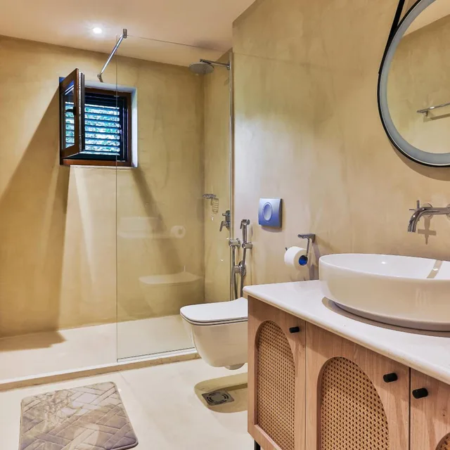 جناح جونيور بإطلالة على المسبح، Boutique Hotel Ruzmarin SPA & Garden 5/8