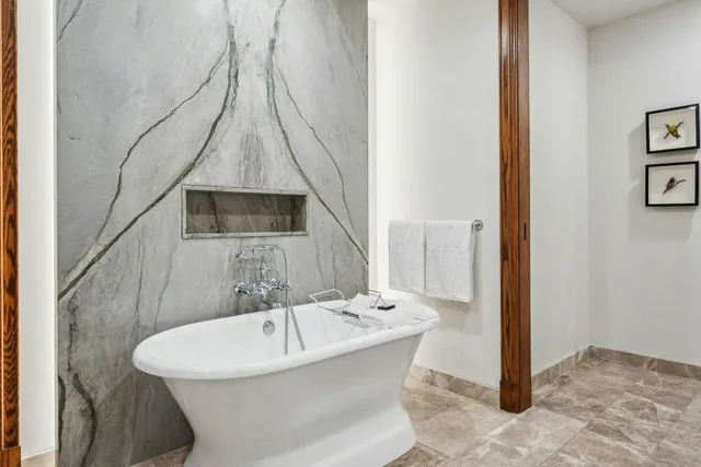 Fire, Park, Guest Room, 2 Queen Beds, Balcony، The St. Regis Deer Valley 4/6