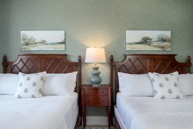 جناح بسريرين كوين، Hamilton-Turner Inn 3/7