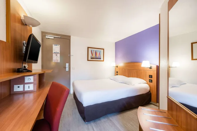 غرفة قياسية بسرير مزدوج، Comfort Hotel Grenoble Meylan 2/5