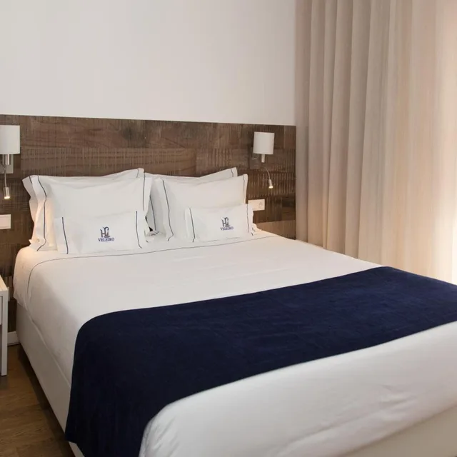 غرفة بسرير مزدوج بإطلالة على البحر بشرفة، Veleiro Hotel 1/6