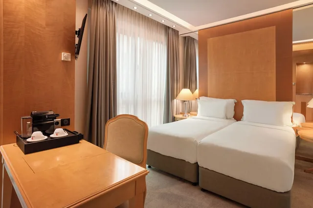 VIP Experience, Supreme, Queen Bed، Melia Athens 6/10