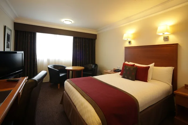 غرفة قياسية بسرير مزدوج، The Aberdeen Altens Hotel 1/2
