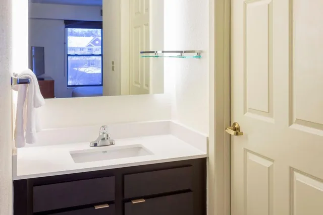 جناح كبير بسرير كوين بغرفتي نوم مع أريكة، Residence Inn By Marriott Minneapolis St Paul Roseville 4/5