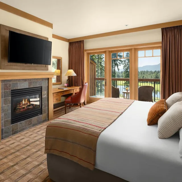 Room, King Bed, Resort View, Suncadia Resort 1/2