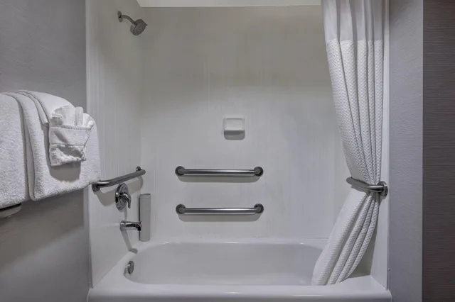 غرفة بسرير كينج، Courtyard By Marriott Portland Southeast Clackamas 10/10