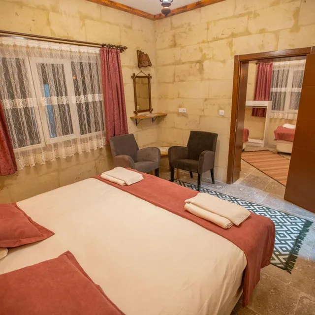 جناح عائلي، Capiedra Hotel 8/10