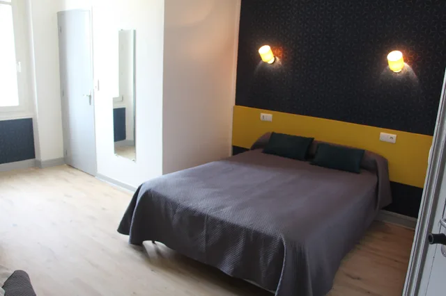 Room, Quadruple, Double Bed, Au Chapon Fin 4/10