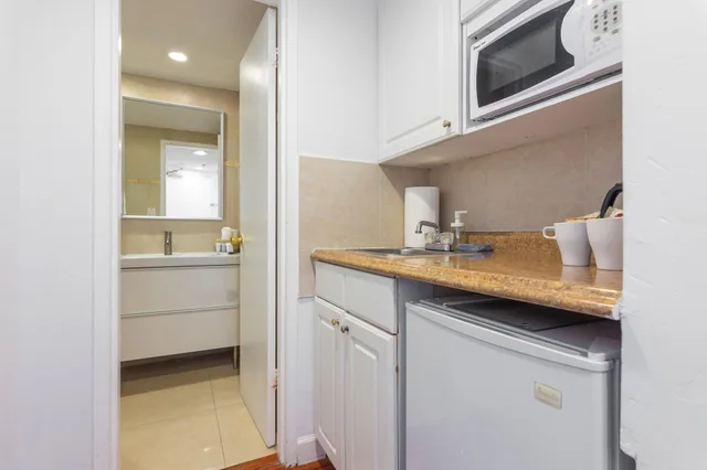 Luxury, Studio, Girasole Apartments 4/5