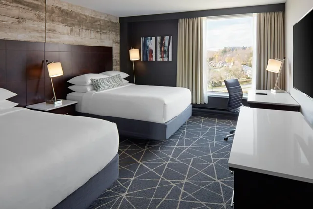 غرفة، Delta Hotels By Marriott Sherbrooke Conference Centre 3/12