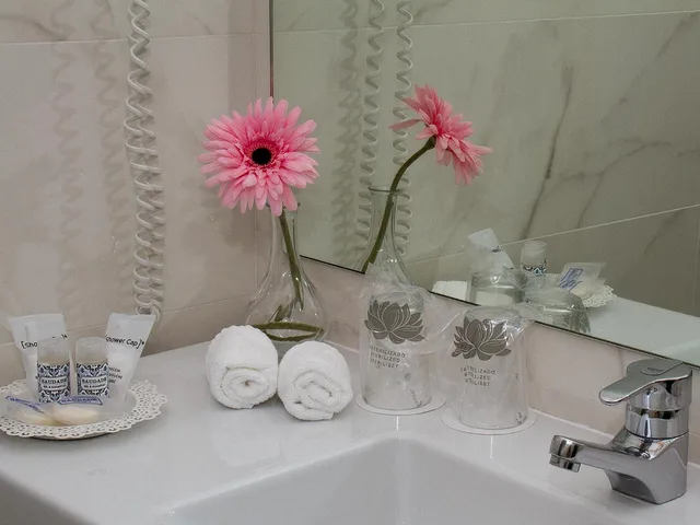 Sanctuary, Double Bed, with View، Consolata Hotel 2/2