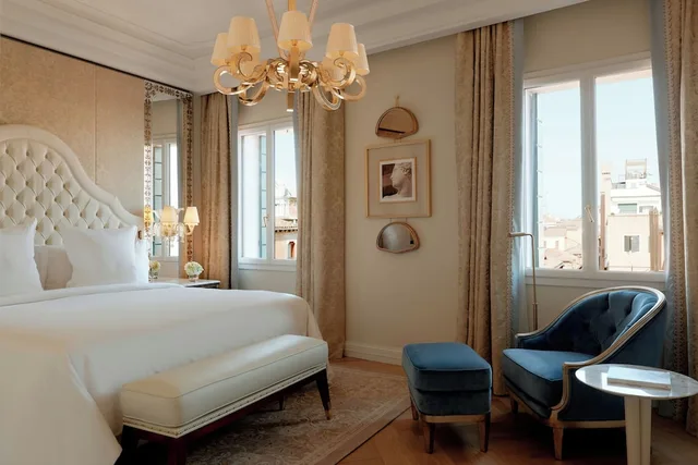 Four Seasons, Suite, King Bed, Lagoon View، Hotel Danieli Venice 2/4