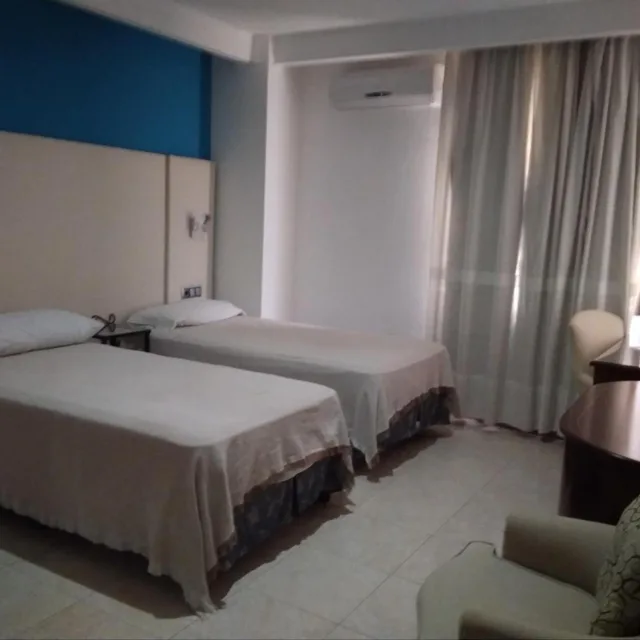 غرفة بسريرين منفصلين، Hotel Nuevo Ara 2/5