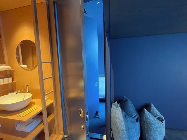Connecting, Dark Blue, 4 Beds, Sofa، Toggle Hotel Suidobashi TOKYO 7/7