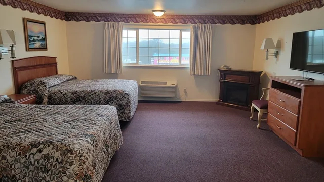 غرفة بسريرين كوين بحوض جاكوزي، Oceanview Inn 1/3