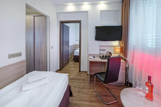 Room, Triple, Pool Access, Hotel Aura Design & Garden Pool 1/4