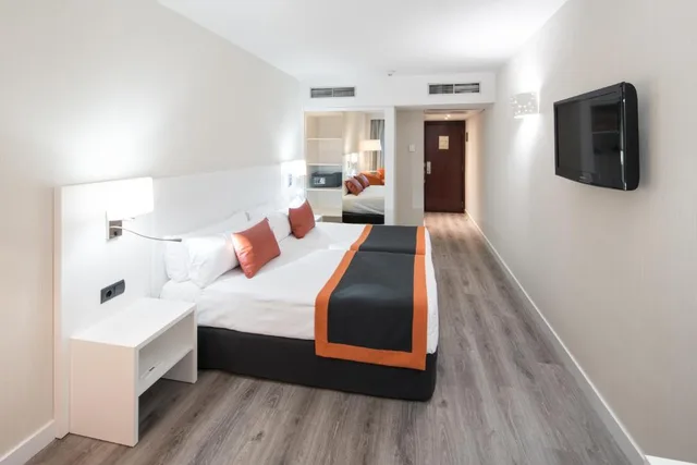 غرفة بريميوم بسرير مزدوج أو سريرين منفصلين، Catalonia Sabadell Hotel 3/6