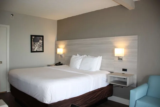 Room, King Bed, Balcony, Boca Suites Deerfield Beach, SureStay Collection by Best Western FL 2/8