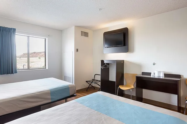 Room, 2 Double Beds, Bathtub, Accessible, Motel6 Page, AZ 9/10