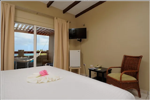 غرفة بسرير مزدوج أو سريرين منفصلين بشرفة، Eden Beach Resort 2/2