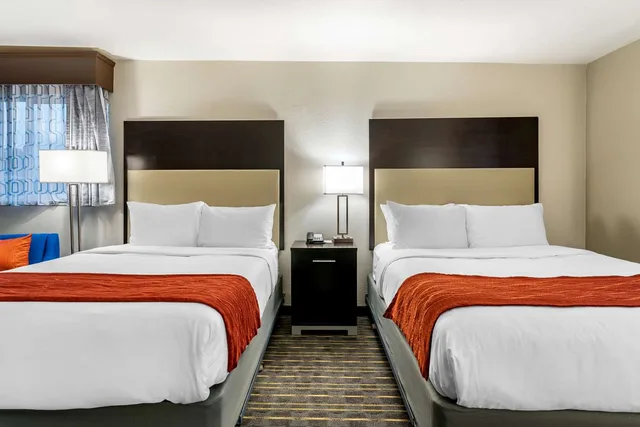 غرفة بسريرين كوين، Comfort Inn and Suites Tigard near Washington Square 1/8