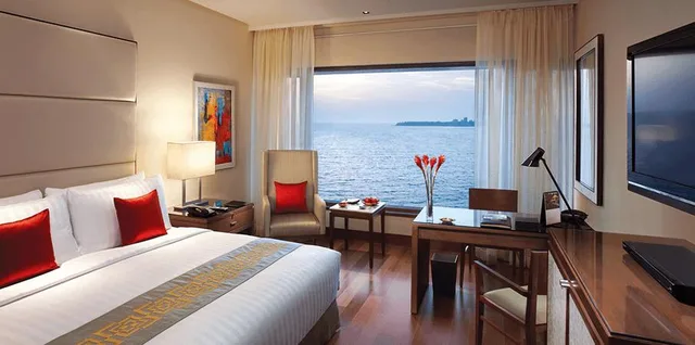 Premier, Double Bed, Ocean View, The Oberoi Mumbai 1/2
