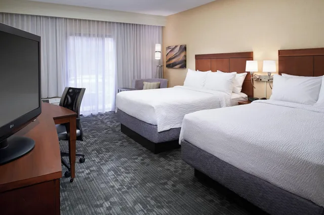 غرفة رباعية لذوي الإعاقة، Courtyard Detroit Dearborn 1/4