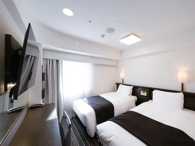غرفة بسريرين منفصلين بغرفتي نوم للمدخنين، Apa Hotel Keiseinarita Ekimae 1/7