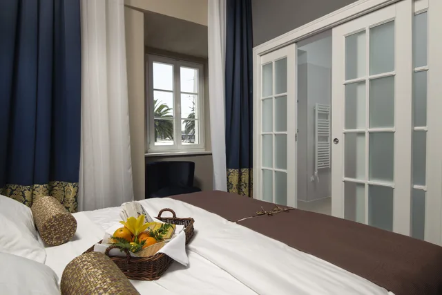 جناح جونيور بسرير كينج بإطلالة على البحر، Xii Century Heritage Hotel 2/5