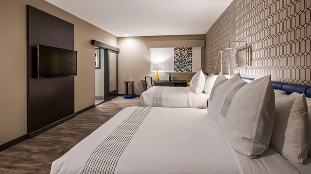 غرفة بسريرين كوين، Glo Best Western Tulsa-Catoosa East Route 66 5/10