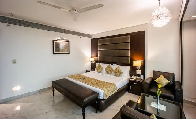 غرفة ديلوكس بسرير مزدوج، Shanti Palace 1/7