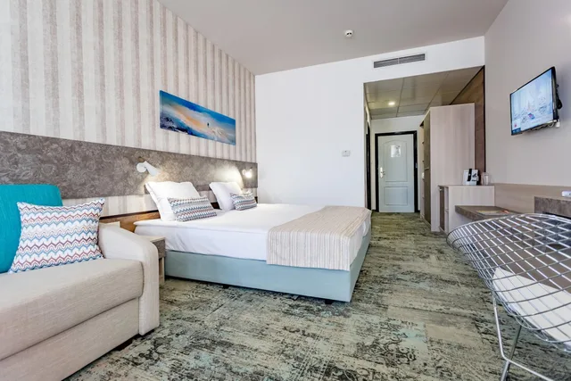 Junior Suite, Lateral Side Sea View، HI Hotels Imperial Resort 3/8