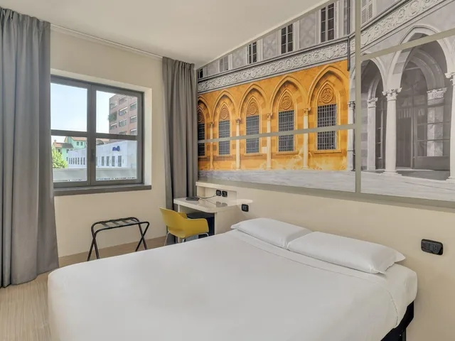 Standard, Queen Bed, B&B Hotel Cremona 2/10