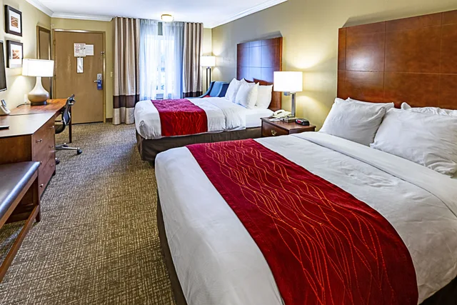 Standard, Single, 2 Double Beds، Hyland Inn near Pasadena Civic Center 1/5