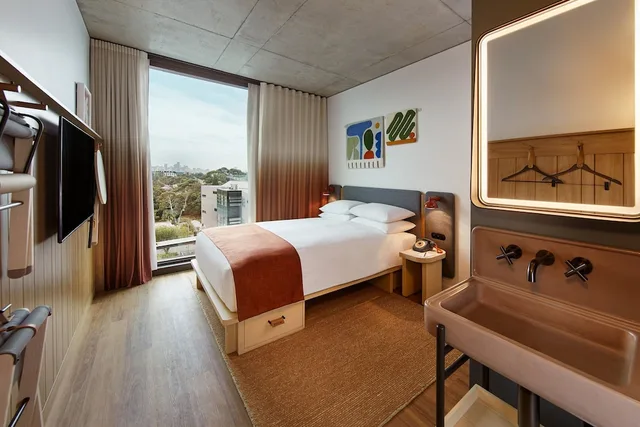 غرفة عائلية بسرير مزدوج، Moxy Sydney Airport 7/9