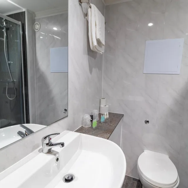 Standard, Double or Twin Bed, No Window، Britannia Hampstead Hotel 4/6