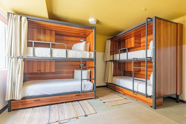 Mixed Dorm, 10 Beds، Roamer Brisbane 1/1