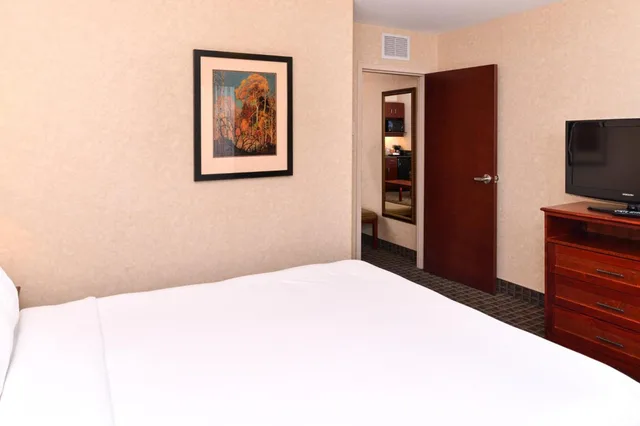 جناح بسرير كينج وسريرين كوين، Holiday Inn Express And Suites Edmonton North 3/5