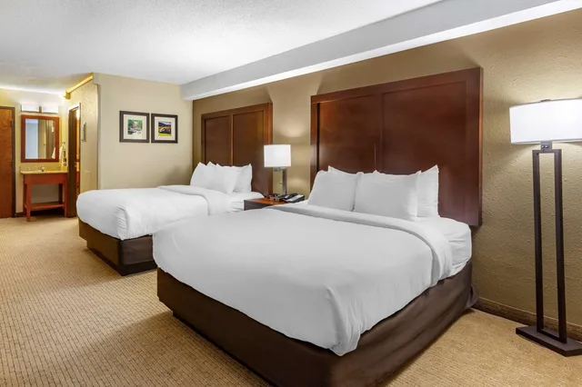 غرفة قياسية بسريرين مزدوجين، Comfort Inn and Suites Near Danville Mall 7/8