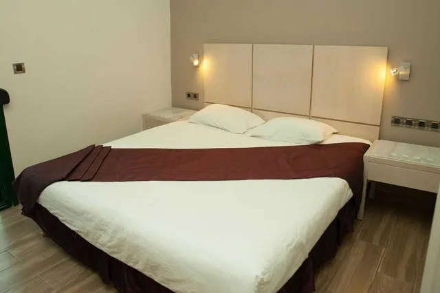 غرفة بإطلالة على البحر مفردة بسرير مزدوج، Plaza Hotel 2/6